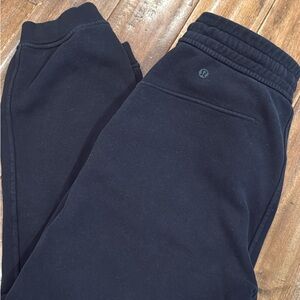 Lululemon women’s lounge fly sweatpants size 6, great condition